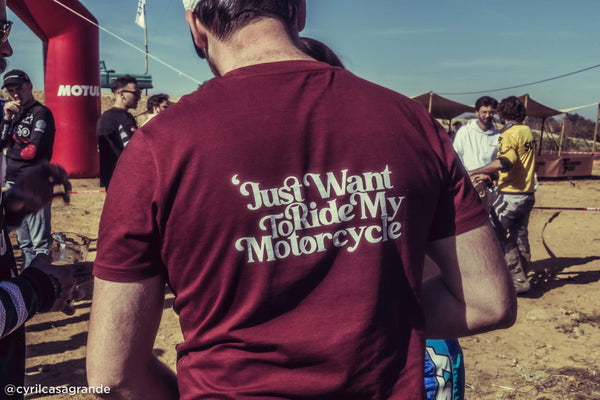 Tee 4h10 "Just Want to Ride"